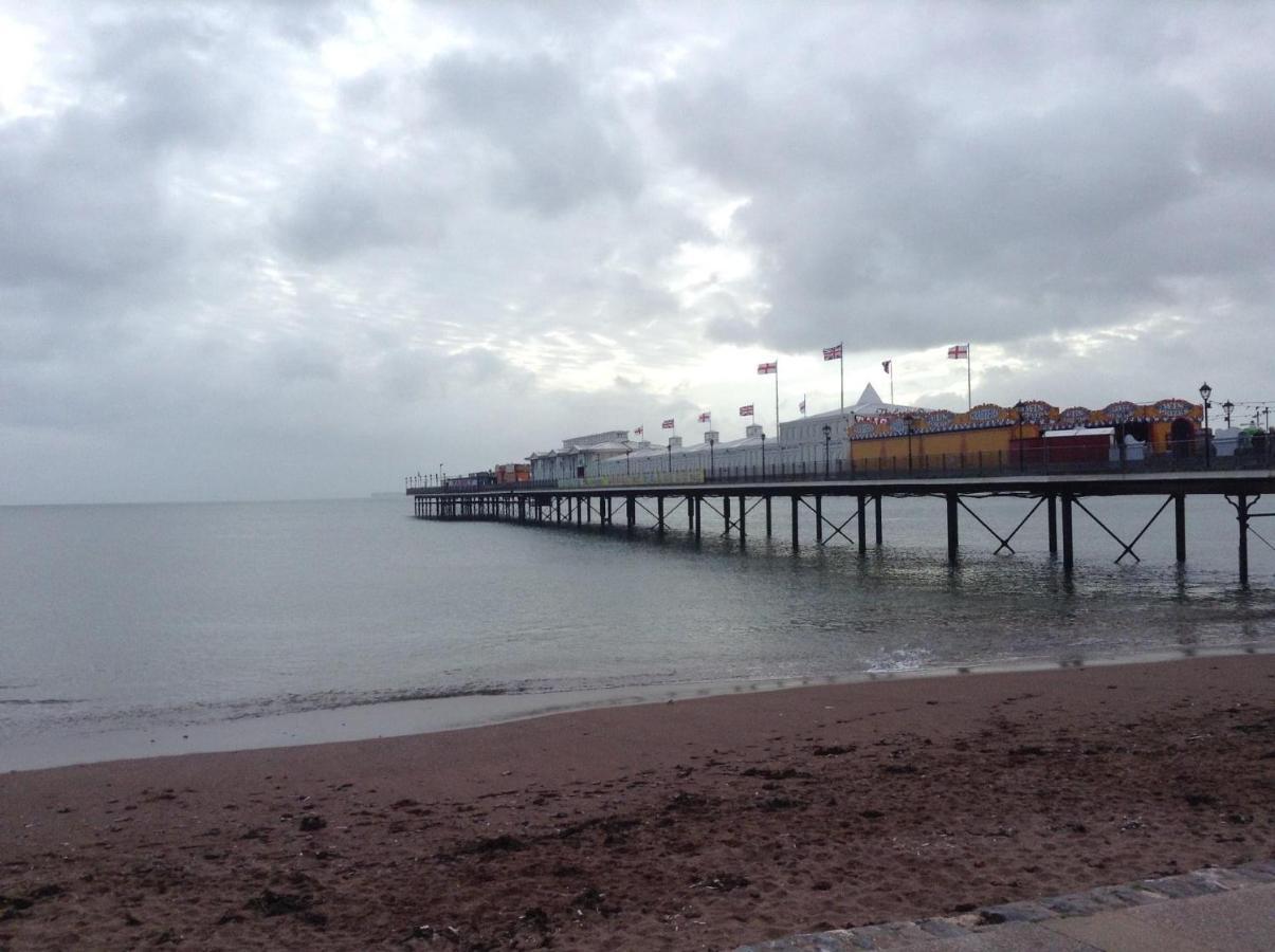 Barbie House ,Opposite The Beach & Paignton Pier , 2 Bedroom Apartment With Private Car Space & Garden , Free Access Next Door To The Stunning Ballet & Make Up School & A Beautiful Ladys Beauty Salon (Adults Only) Eksteriør bilde