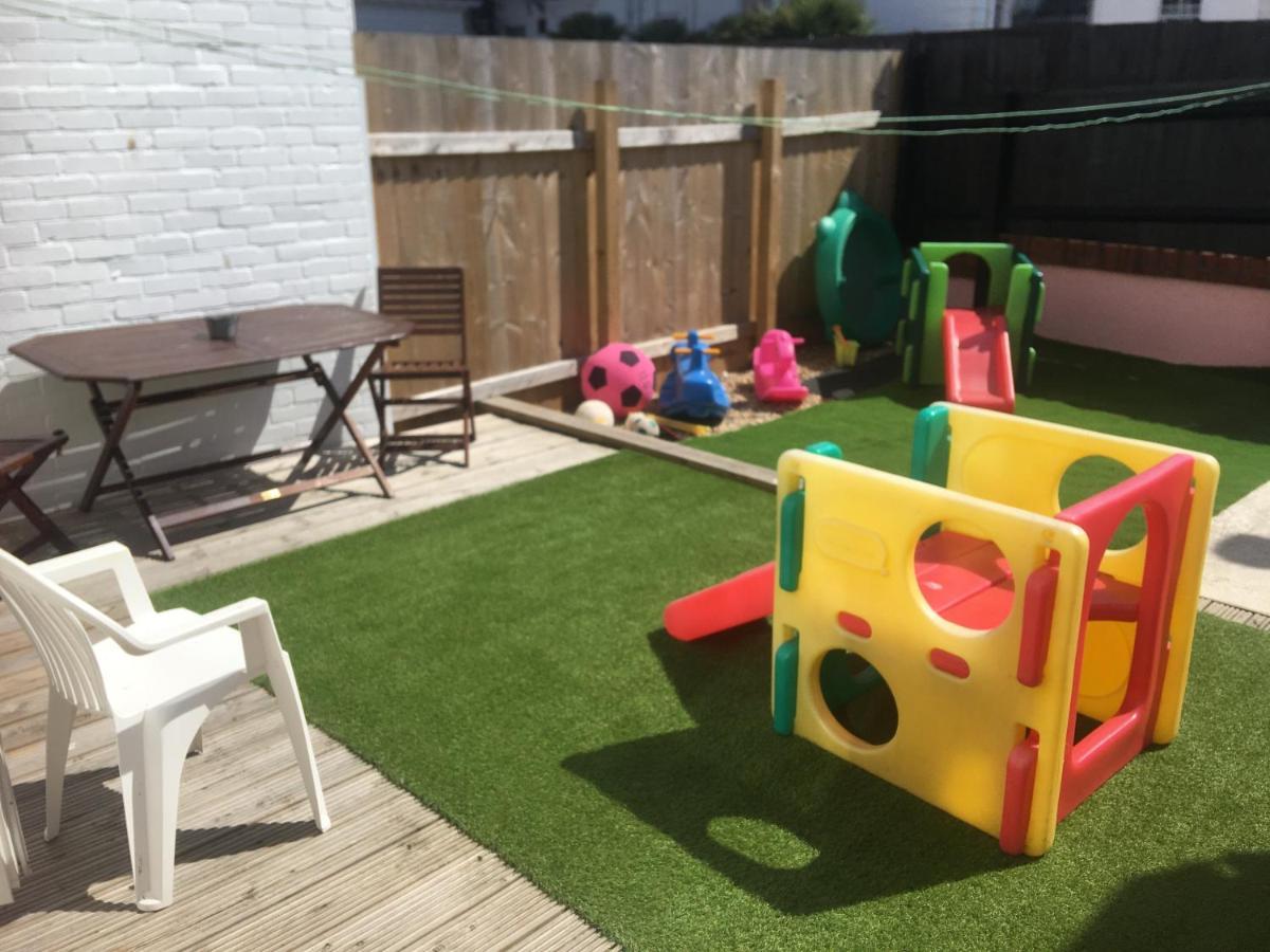Barbie House ,Opposite The Beach & Paignton Pier , 2 Bedroom Apartment With Private Car Space & Garden , Free Access Next Door To The Stunning Ballet & Make Up School & A Beautiful Ladys Beauty Salon (Adults Only) Eksteriør bilde