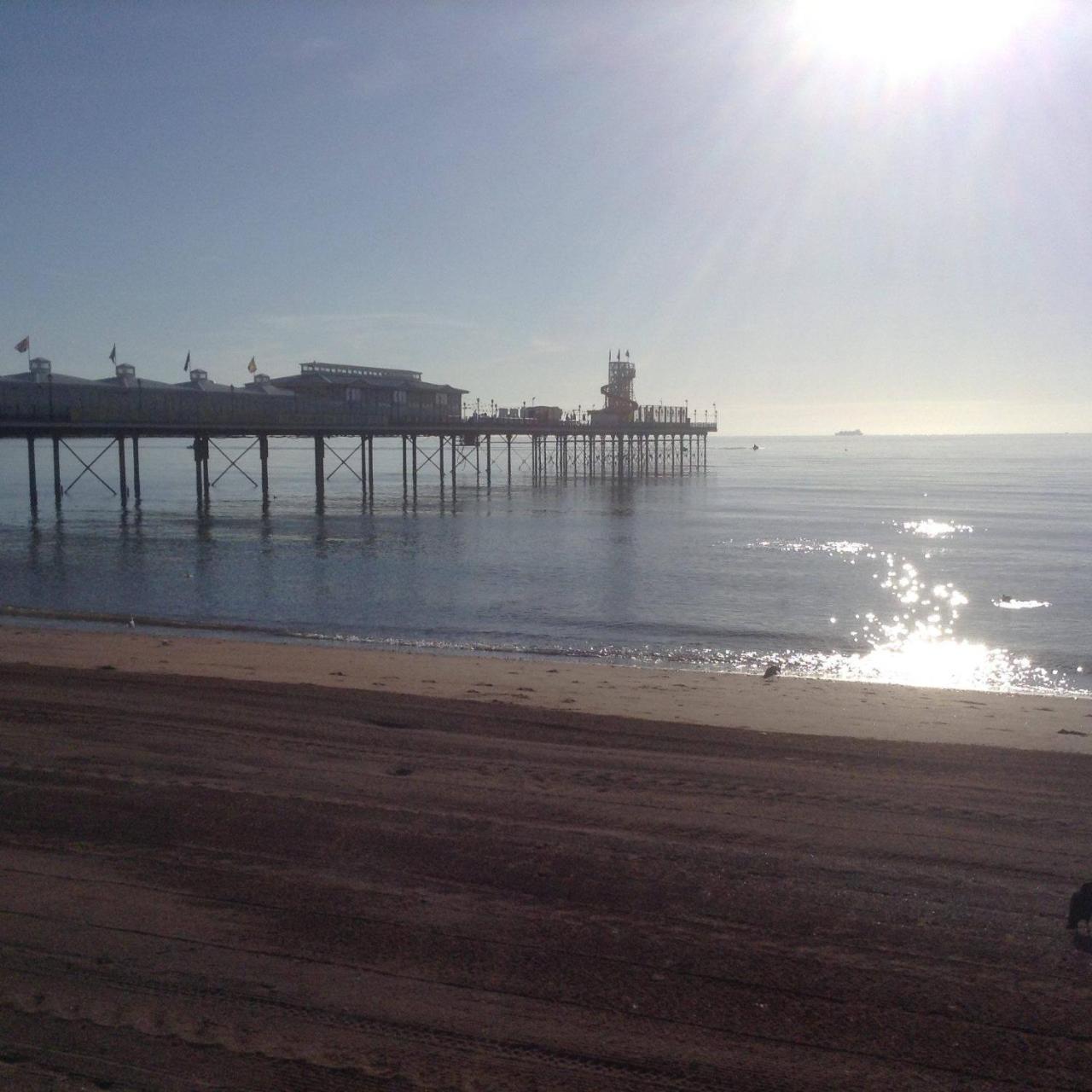 Barbie House ,Opposite The Beach & Paignton Pier , 2 Bedroom Apartment With Private Car Space & Garden , Free Access Next Door To The Stunning Ballet & Make Up School & A Beautiful Ladys Beauty Salon (Adults Only) Eksteriør bilde