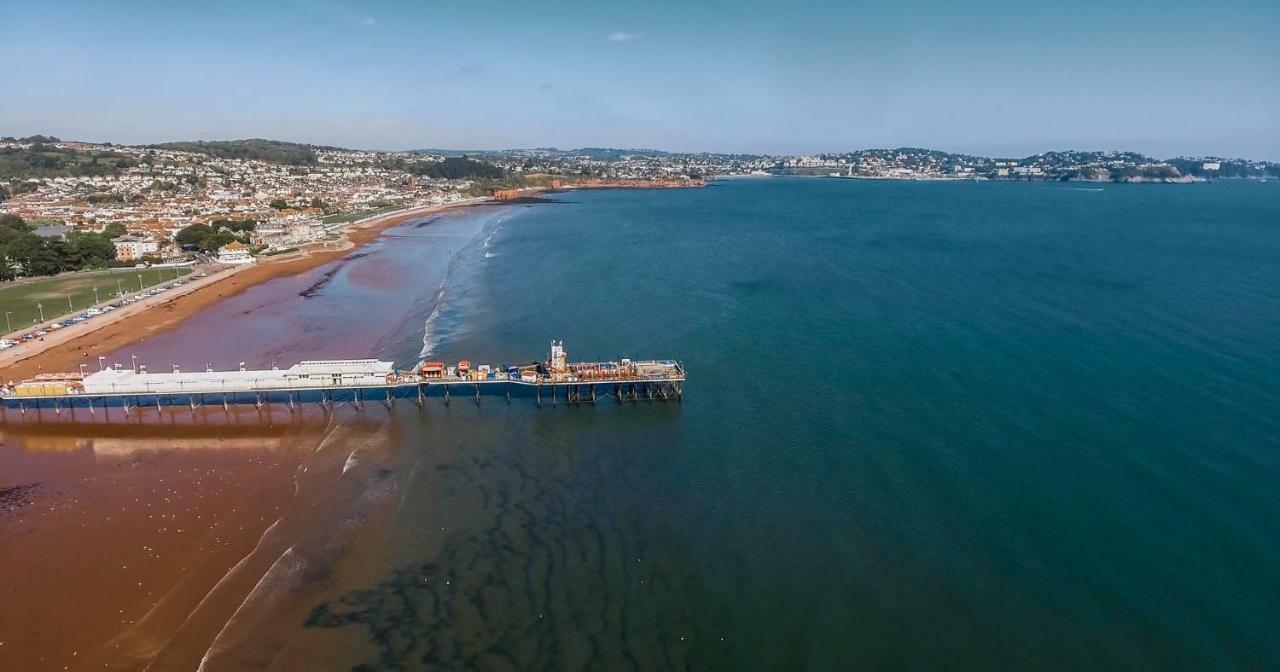 Barbie House ,Opposite The Beach & Paignton Pier , 2 Bedroom Apartment With Private Car Space & Garden , Free Access Next Door To The Stunning Ballet & Make Up School & A Beautiful Ladys Beauty Salon (Adults Only) Eksteriør bilde